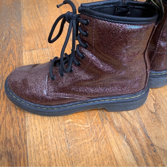 Dr. Martens Kids Boots in Shimmering Brown - Picture 4 of 8